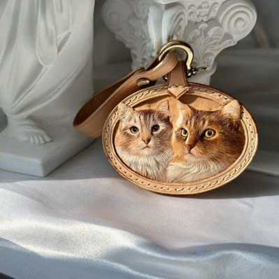 双宠挂件 (3) Double-Sided Pet Portrait Leather Keychain - Custom Double DogCat 3D Engraving - Unique Keepsake Gift Celebrating Double Bonds